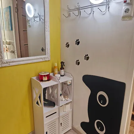 Daire Station And Border Comfort Art And Cats комфорт у вокзала и границы арт и кот Narva